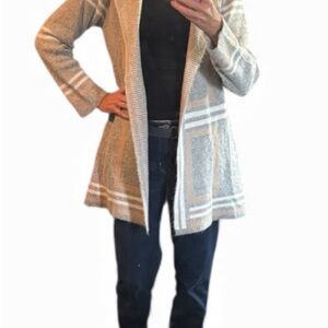 Elegant Cream and Gray Women's Sweater